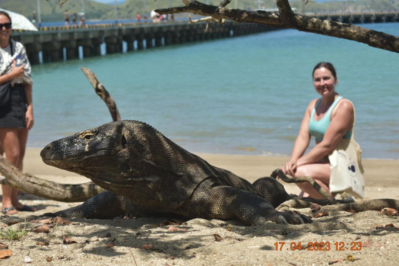Four-G Home Stay & Komodo Tour Labuan Bajo Exterior photo