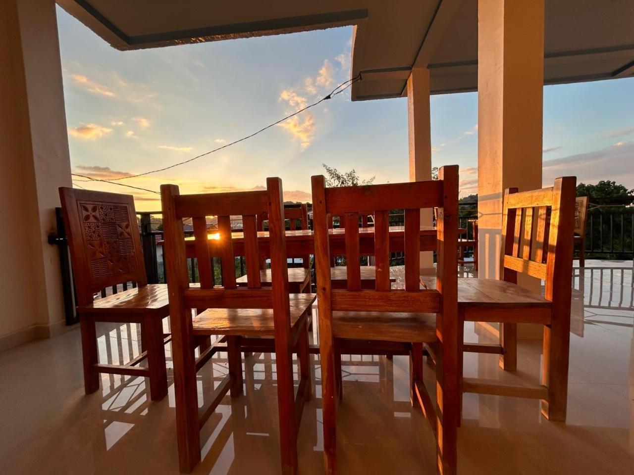 Four-G Home Stay & Komodo Tour Labuan Bajo Exterior photo
