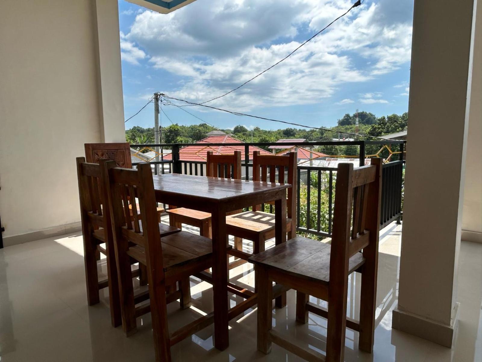 Four-G Home Stay & Komodo Tour Labuan Bajo Exterior photo