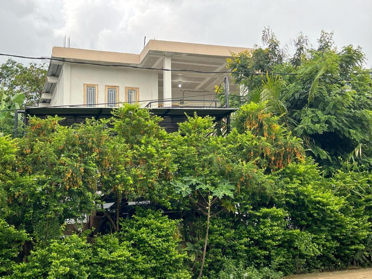 Four-G Home Stay & Komodo Tour Labuan Bajo Exterior photo