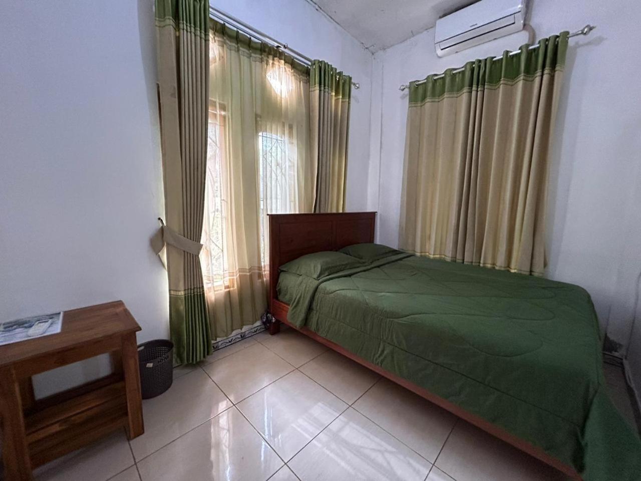 Four-G Home Stay & Komodo Tour Labuan Bajo Exterior photo