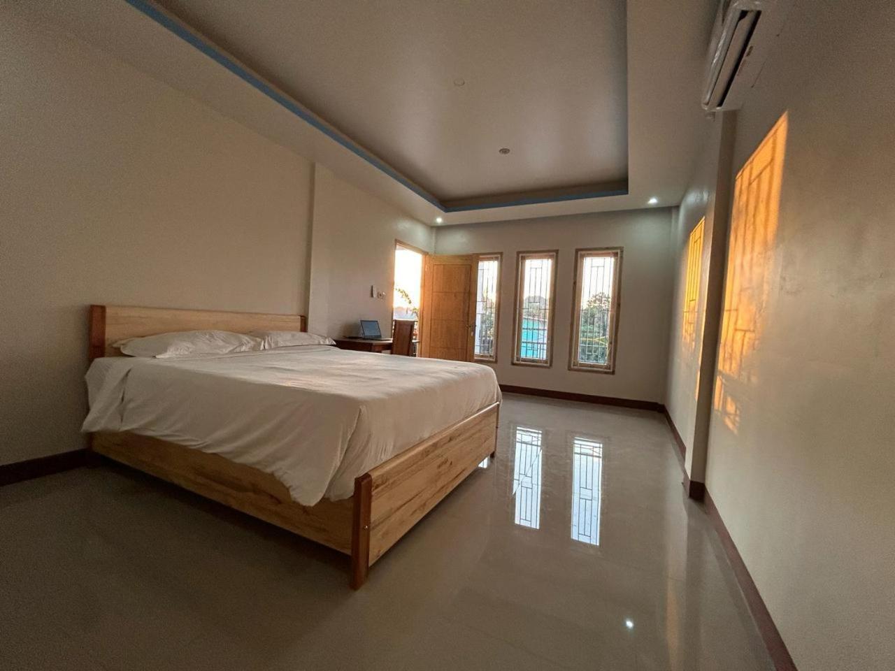 Four-G Home Stay & Komodo Tour Labuan Bajo Exterior photo