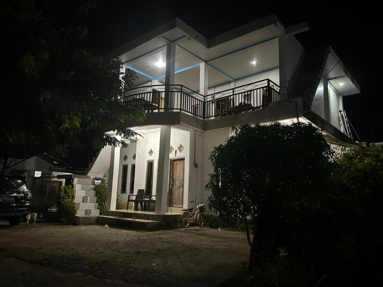 Four-G Home Stay & Komodo Tour Labuan Bajo Exterior photo