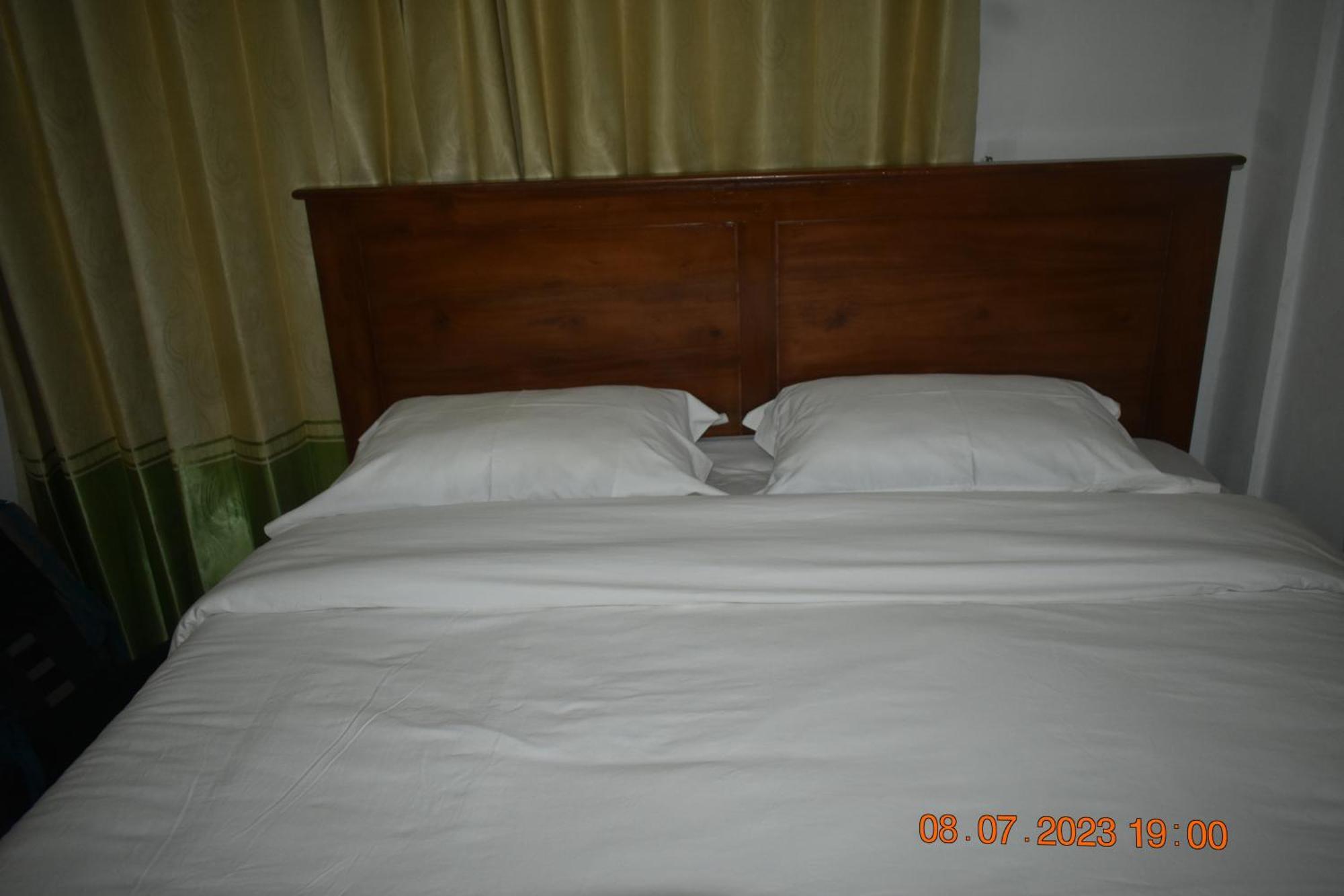 Four-G Home Stay & Komodo Tour Labuan Bajo Exterior photo