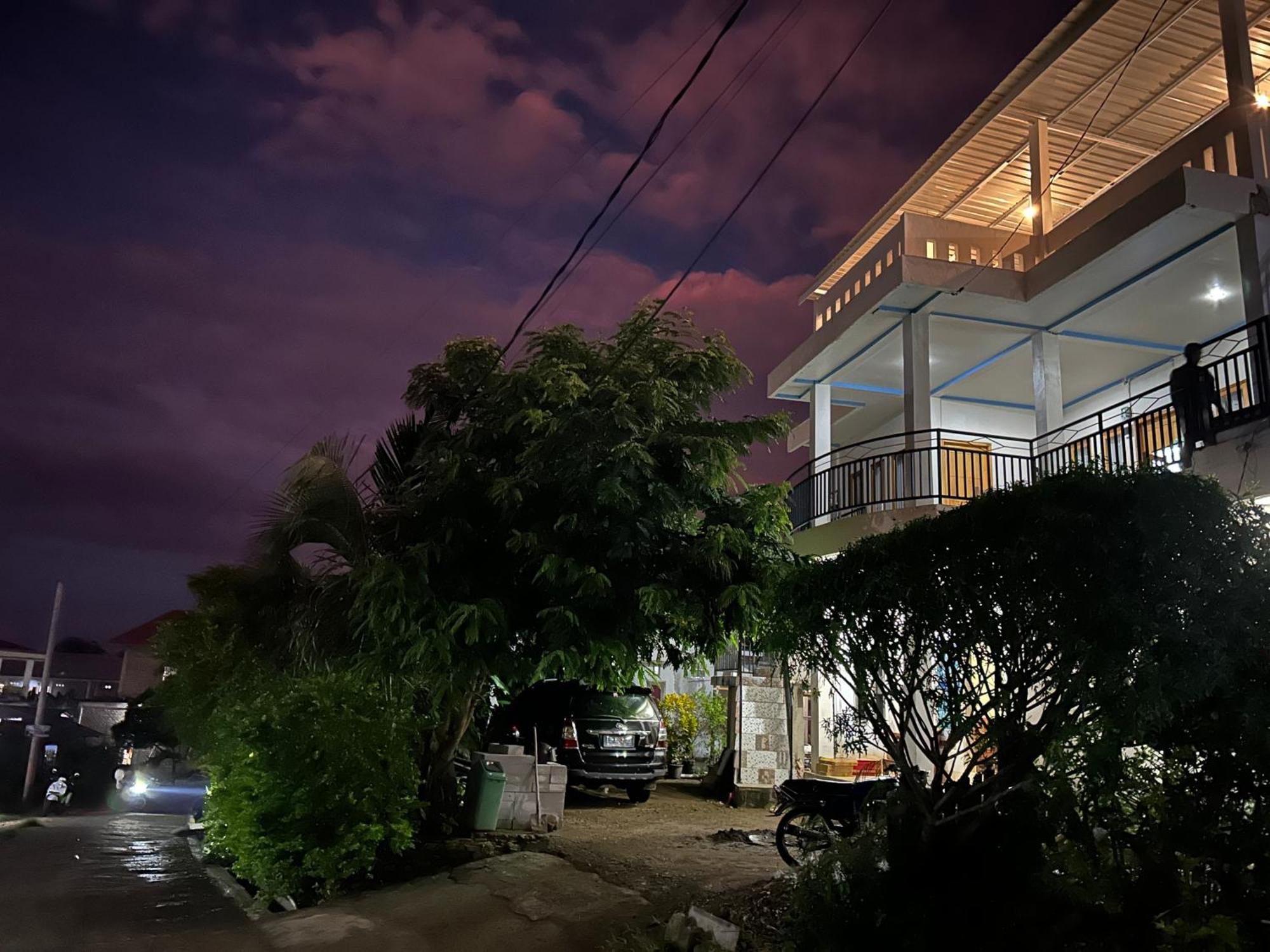 Four-G Home Stay & Komodo Tour Labuan Bajo Exterior photo